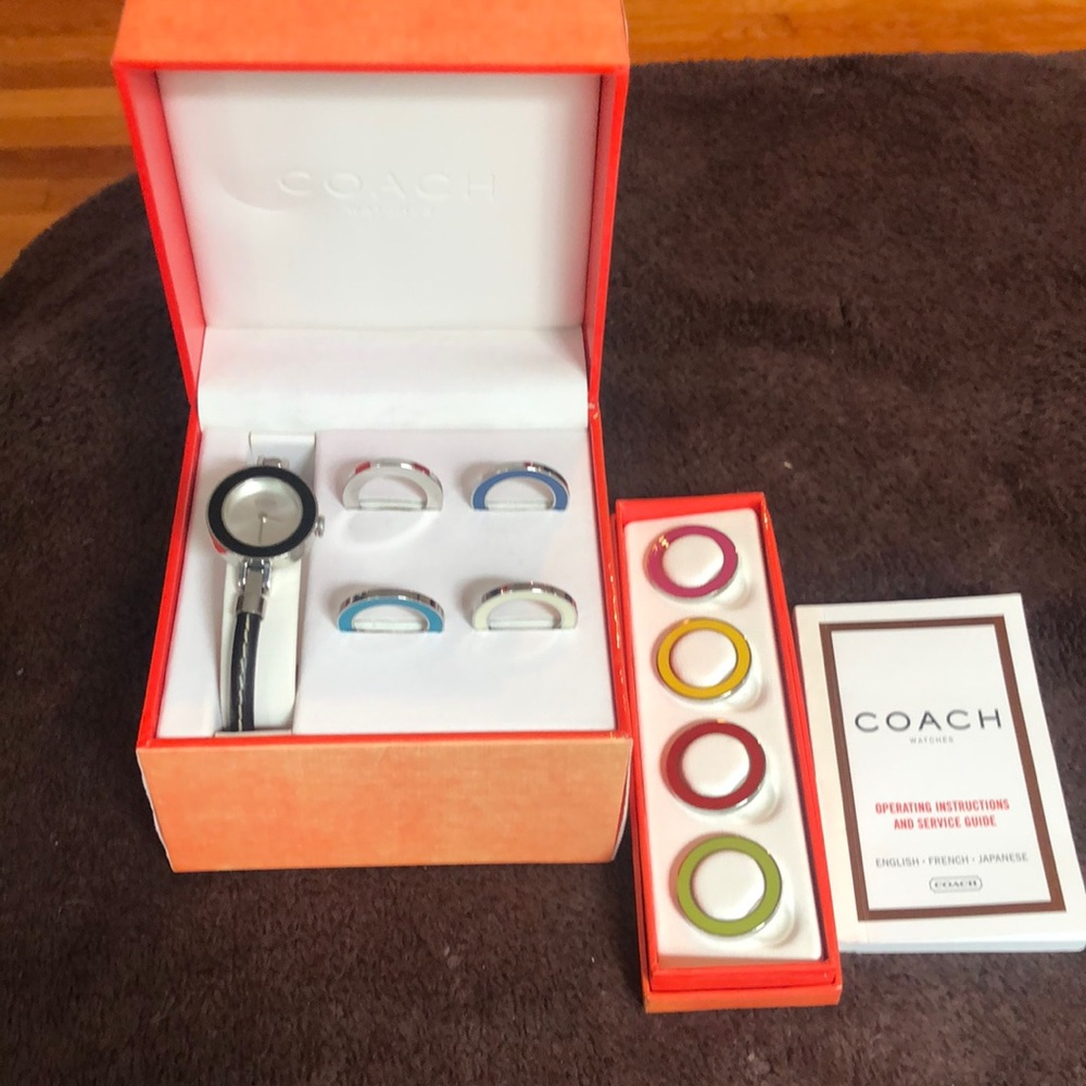 Coach watch with interchangeable rings for face